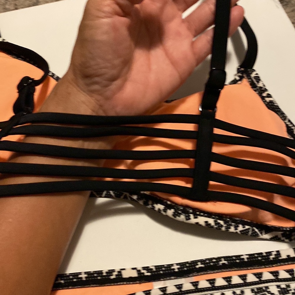 Bikini - Picture 5 of 5